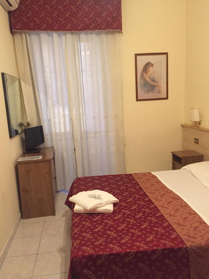 Blue Whale Bed & Breakfast โรม ภายนอก รูปภาพ