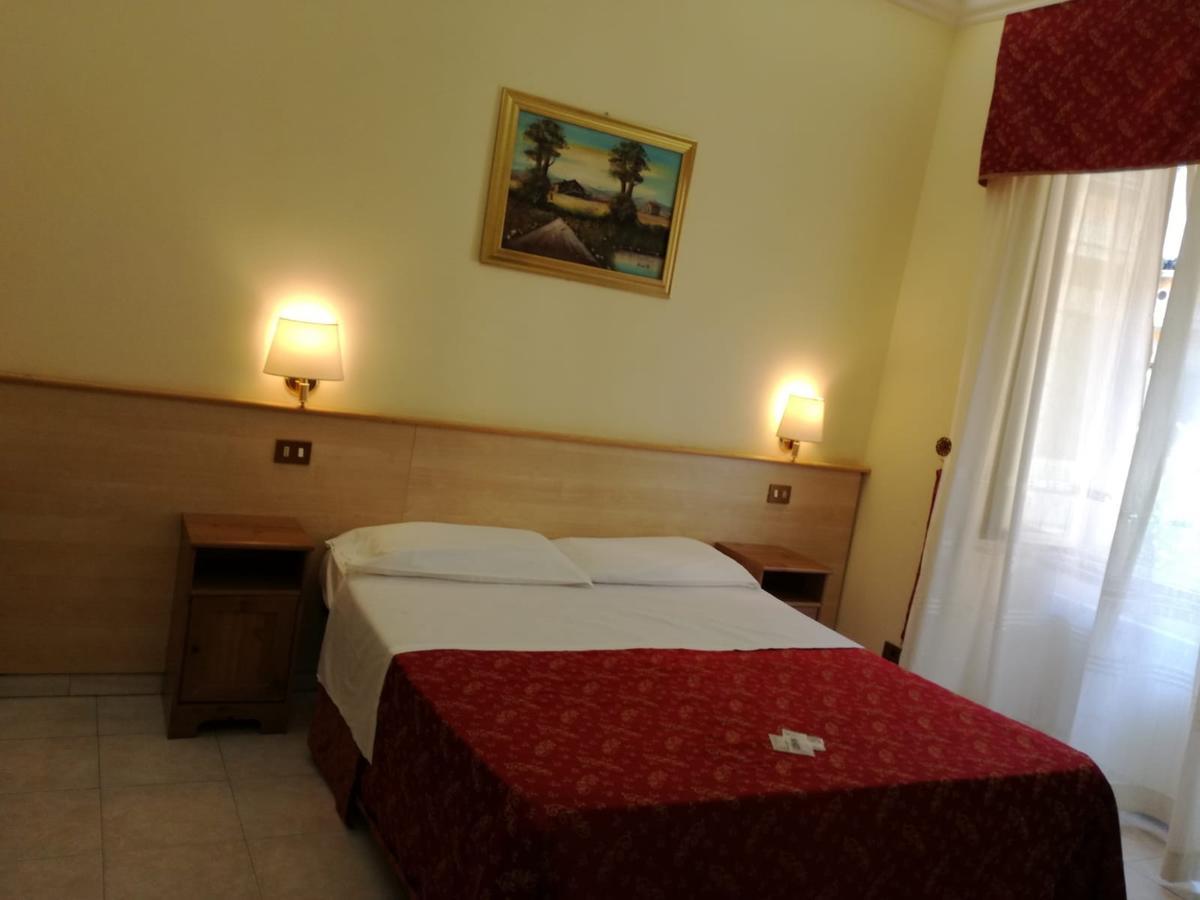 Blue Whale Bed & Breakfast โรม ภายนอก รูปภาพ