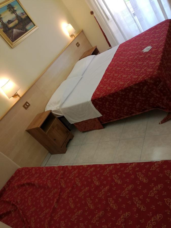 Blue Whale Bed & Breakfast โรม ภายนอก รูปภาพ