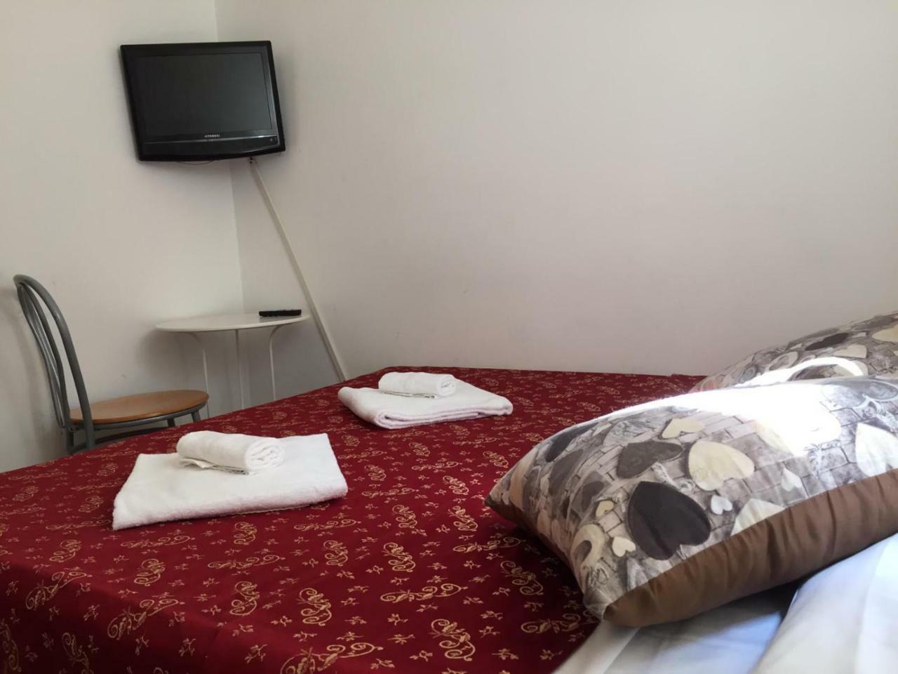 Blue Whale Bed & Breakfast โรม ภายนอก รูปภาพ