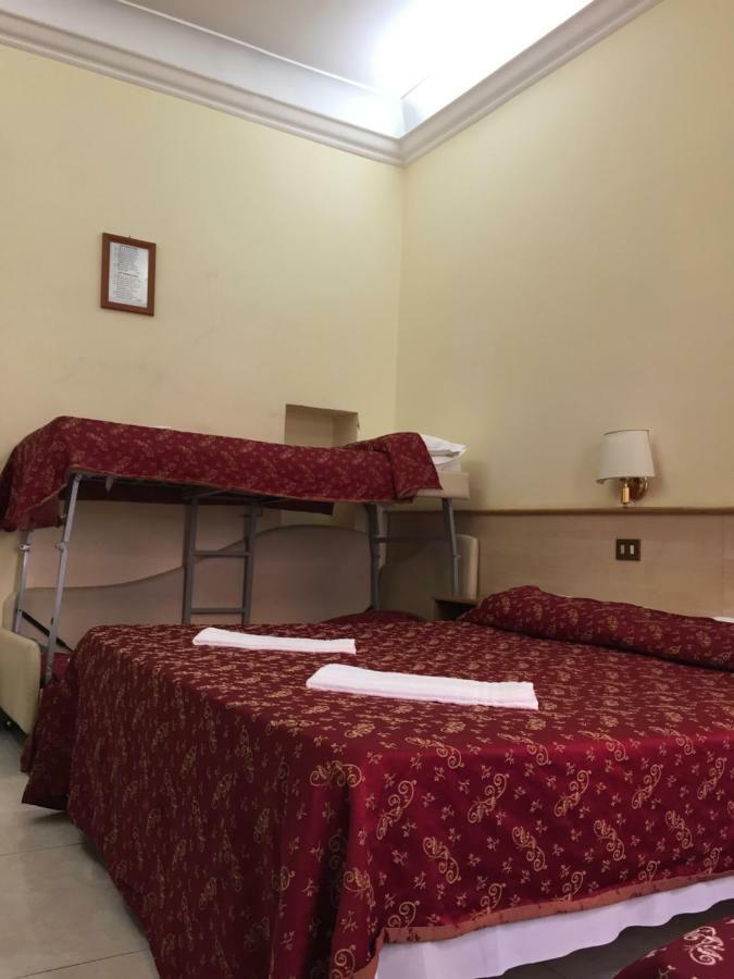 Blue Whale Bed & Breakfast โรม ภายนอก รูปภาพ