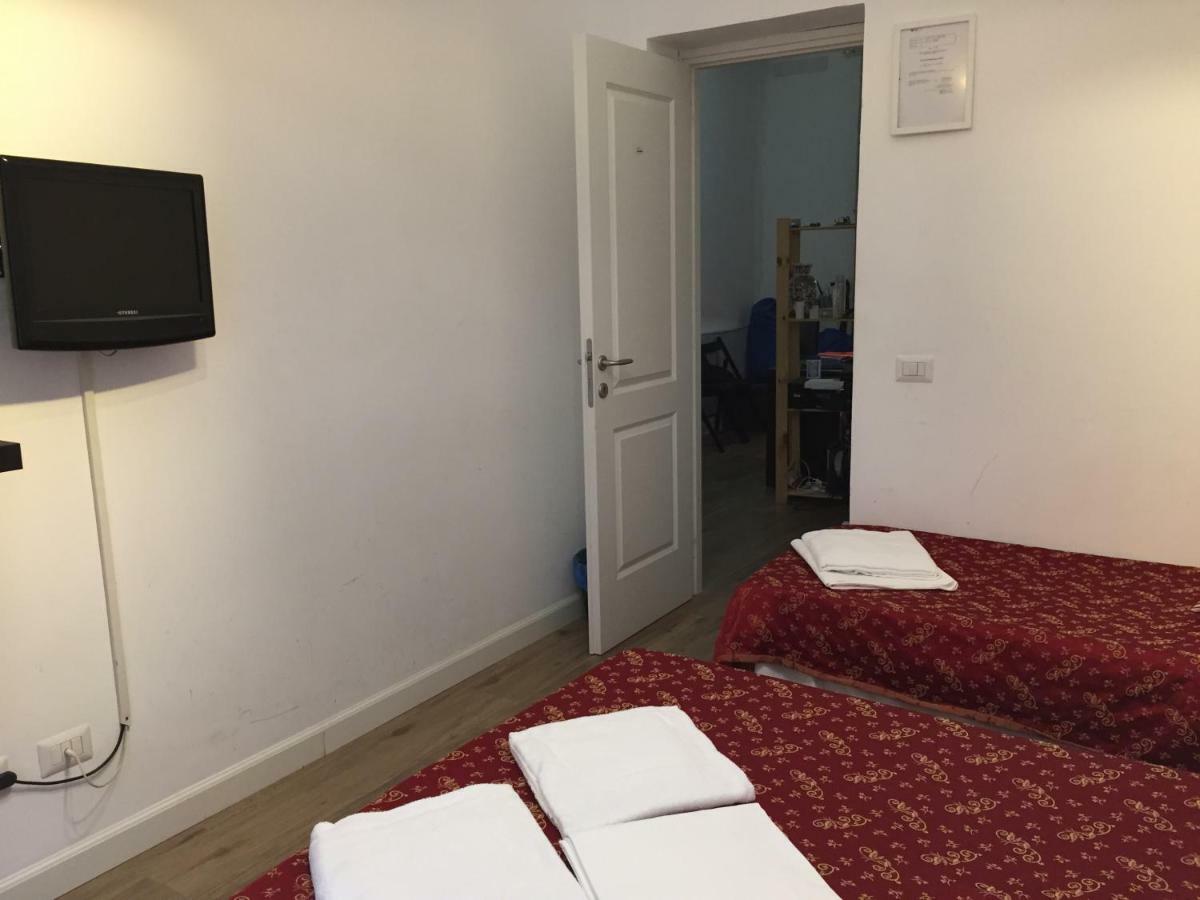 Blue Whale Bed & Breakfast โรม ภายนอก รูปภาพ