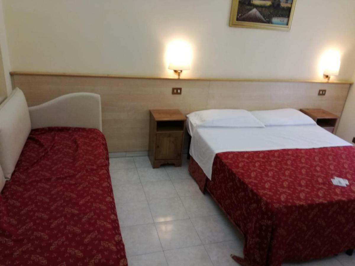 Blue Whale Bed & Breakfast โรม ภายนอก รูปภาพ